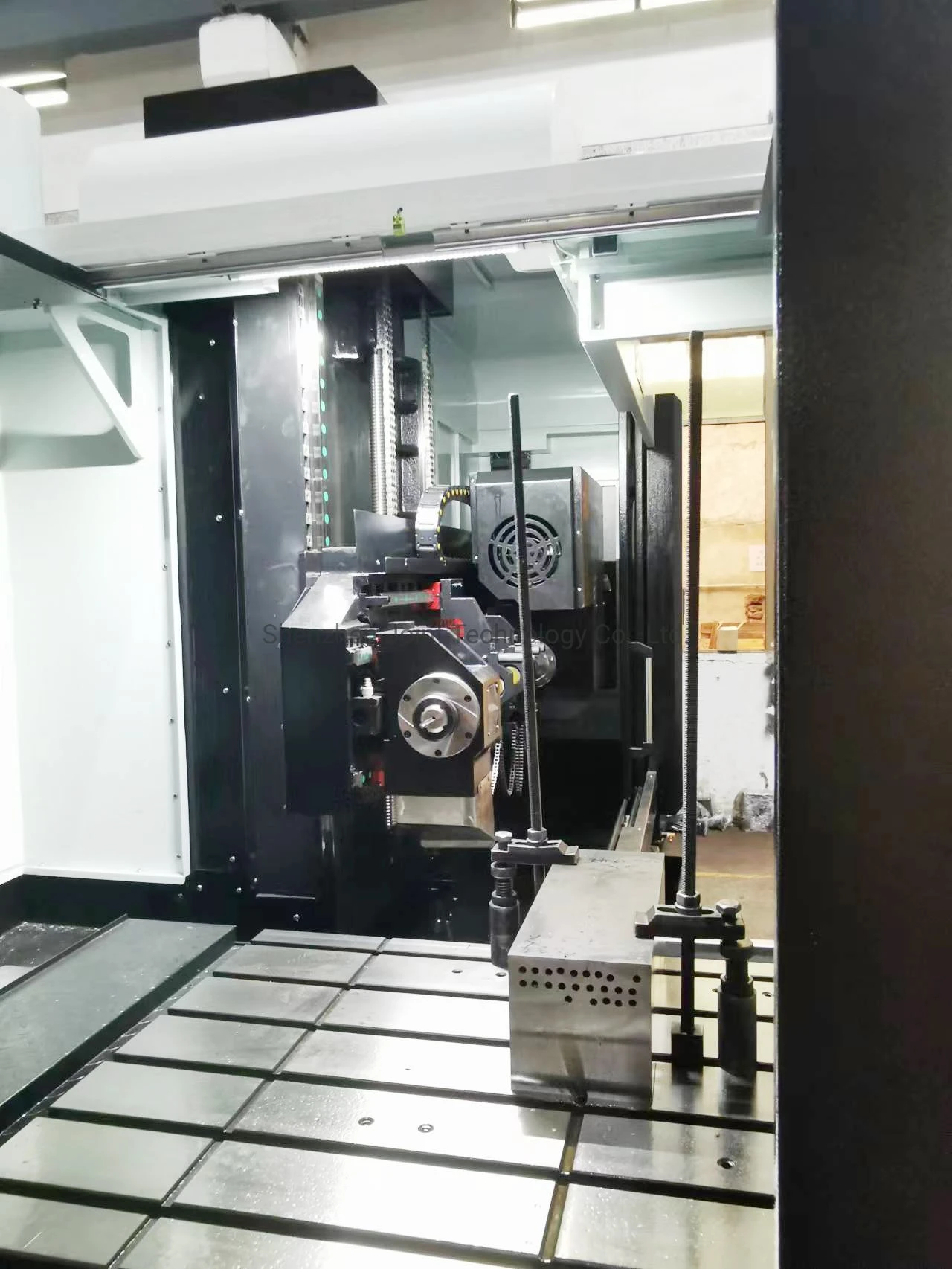 Foreuse horizontale de trou profond de commande numérique par ordinateur de 3 axes avec la profondeur 1600mm