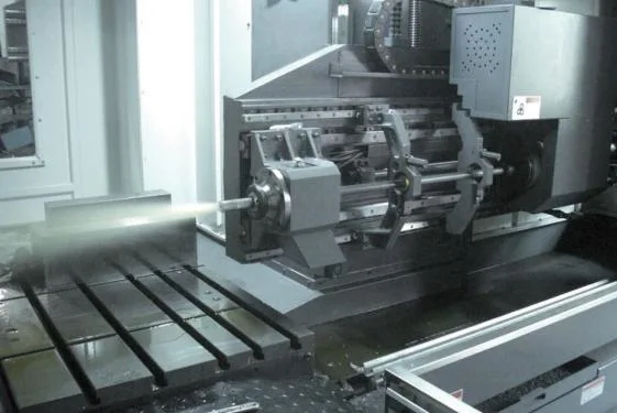 Foreuse horizontale de trou profond de commande numérique par ordinateur de 3 axes avec la profondeur 1600mm